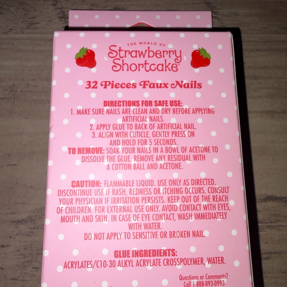 Strawberry Shortcake 32pc Press-On Nails Pink Glitter Y2K Kawaii Cute - Picture 3 of 6